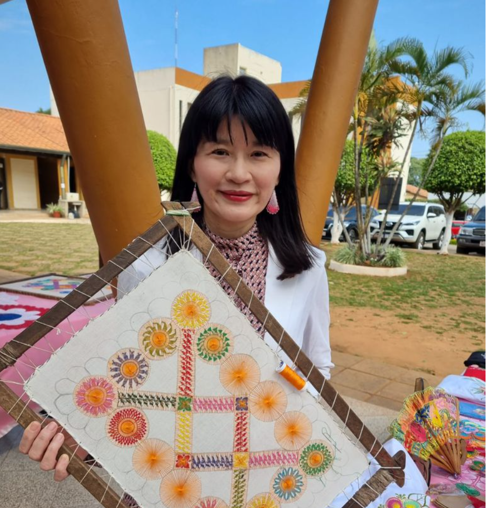 藤掛洋子教授のパラグアイの伝統工芸品に関するプロジェクトについての記事が現地メディアであるAbc新聞に掲載されました。